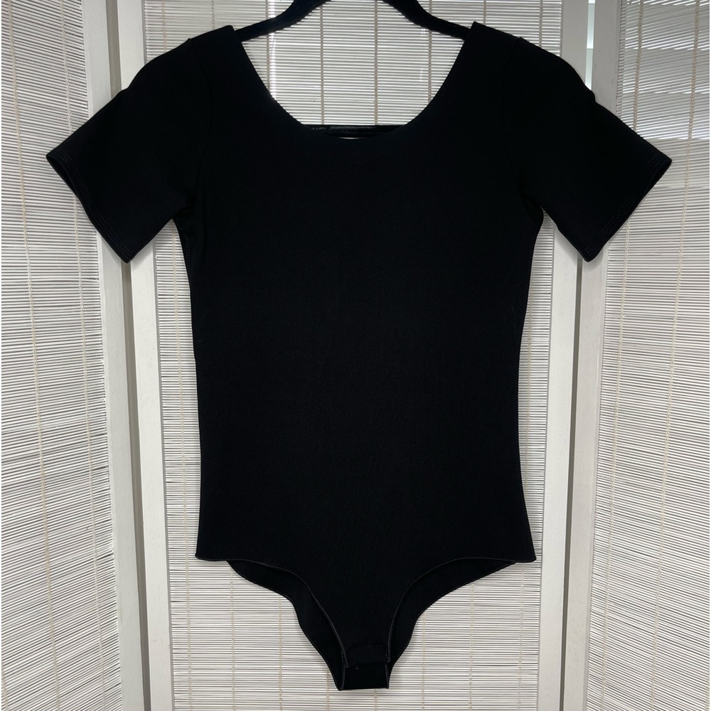 Halston Heritage Black Keyhole Back Short Sleeve Fitted Bodysuit Size M